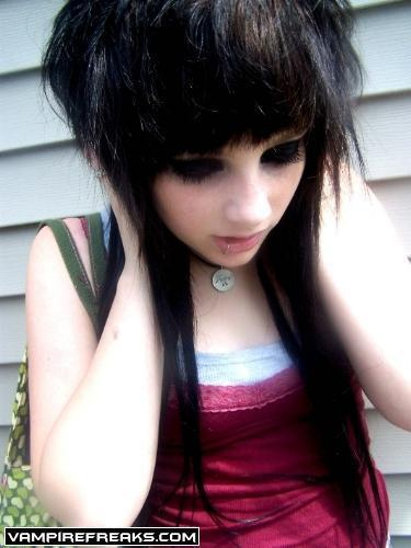 emo long haircuts for girls. cute emo hairstyles for girls