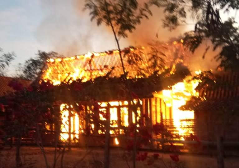Kebakaran Di Desa Kiyonten Kasreman