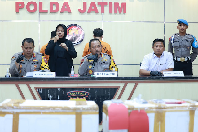  Ditpolairud Polda Jatim Berhasil Ungkap Jual Beli Benih Lobster Illegal di Banyuwangi, Dua Tersangka Diamankan