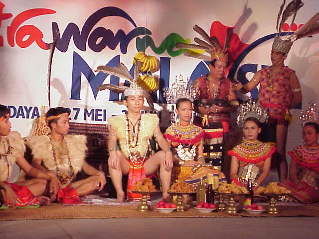 Adat Dan Budaya Etnik Di Malaysia: KAUM IBAN-205269
