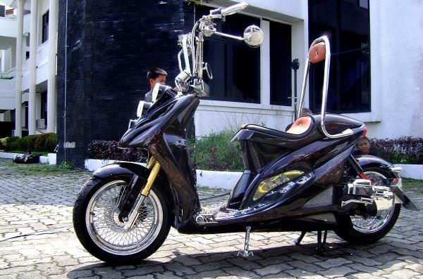  Modifikasi Yamaha Mio Lowrider 