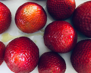 Fresh strawberries for Fresh Strawberry Pie.