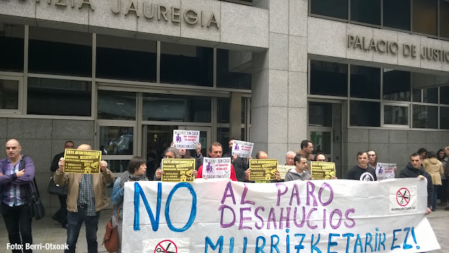 Protesta ante el palacio de justicia en Bilbao