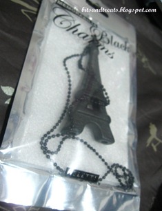 black eiffel tower charm, by bitsandtreats