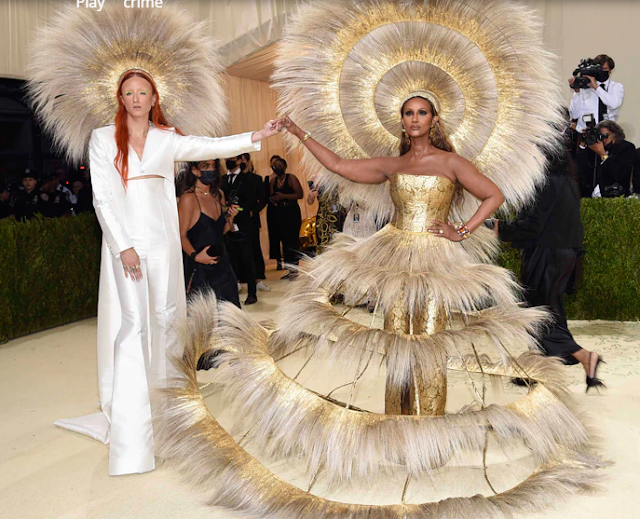  Fashion in MET GALA 2021, some took sword in hand and some wore golden superhero suit