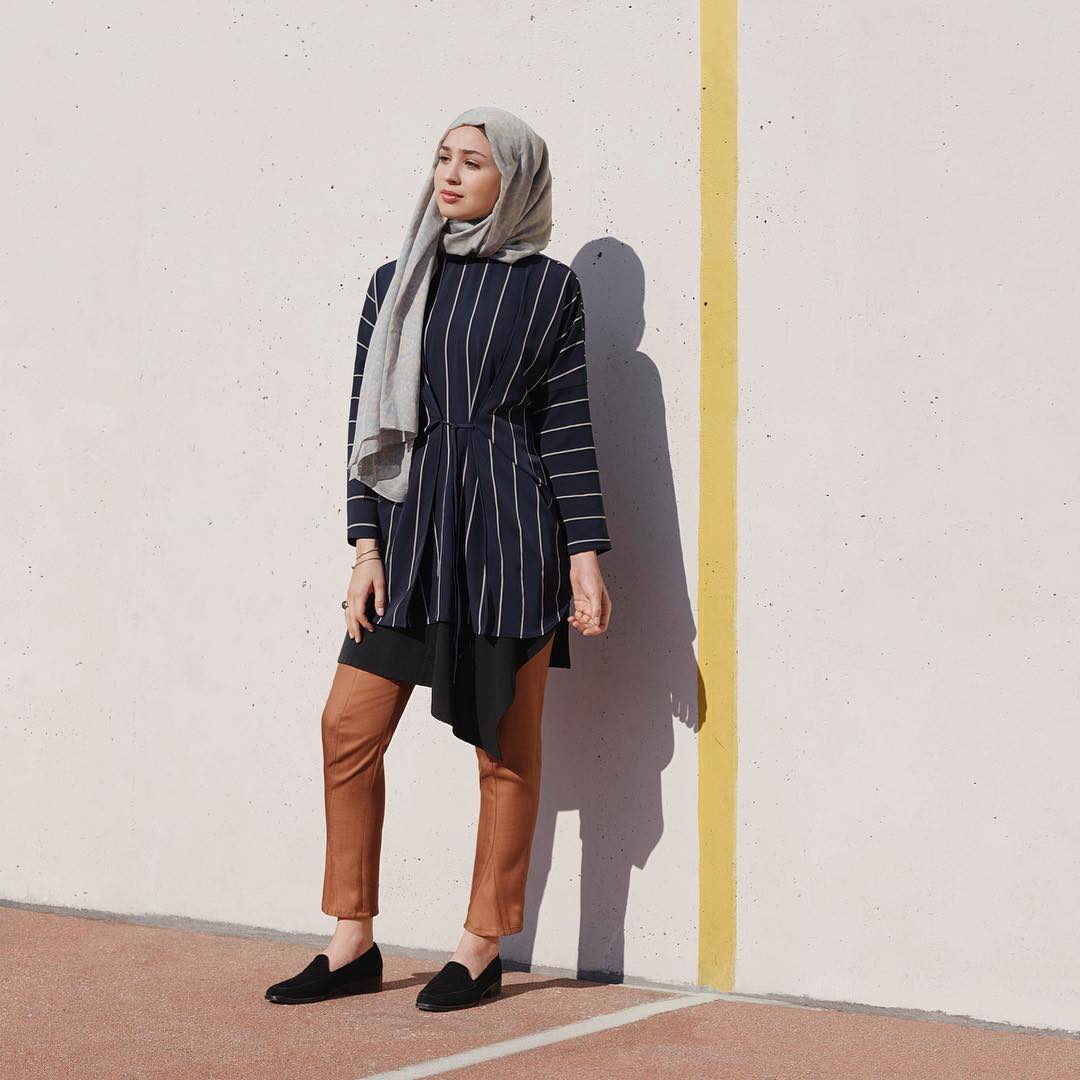 25 Inspirasi OOTD Hijab ala Selebgram Terbaru