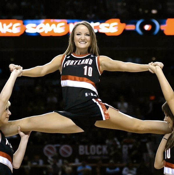 Pro Cheerleader Heaven: Flexible Portland Trailblazers Cheerleader