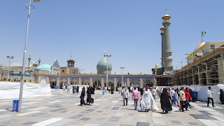 Friendly Iranians say hello to foreigners