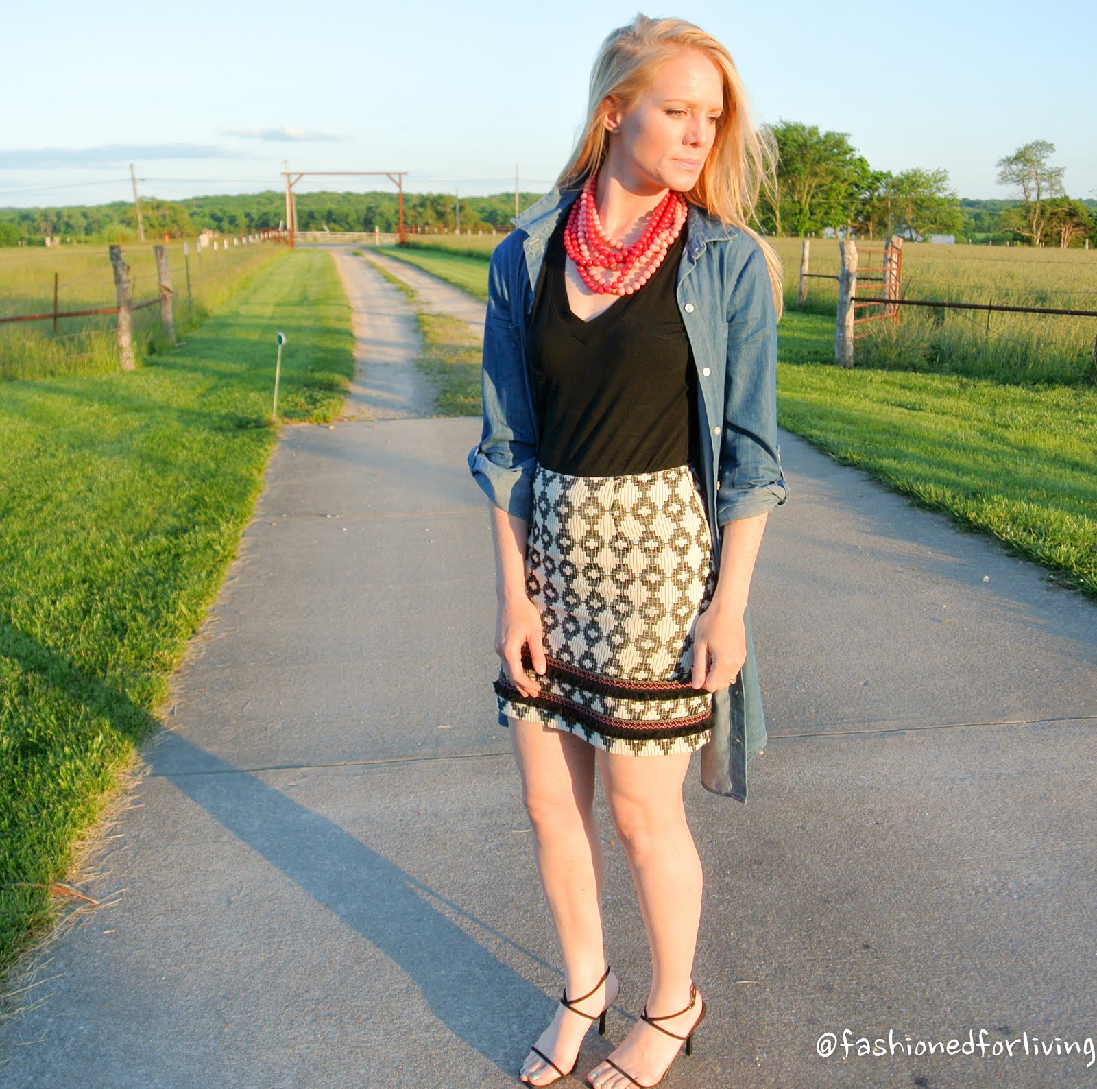 Totally Cool Street Style Ways to Wear Denim Shirts ...