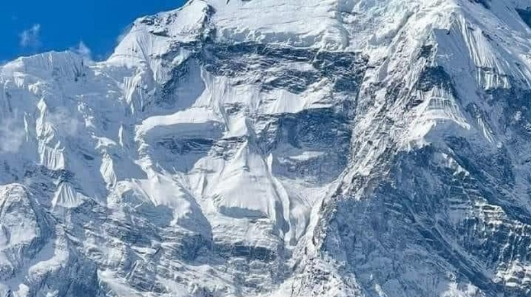 Increíble supuesta imagen de un rostro humano que llora en el nevado Huascaran causa sensación
