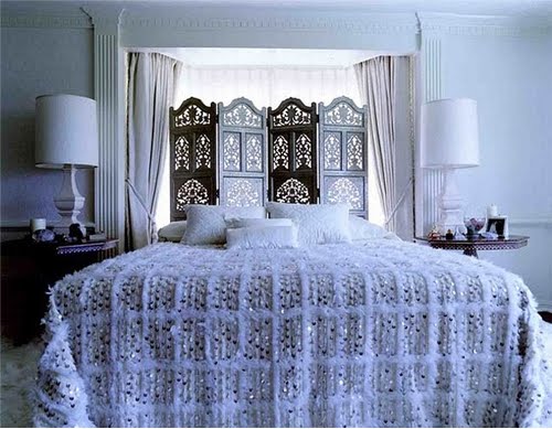 The traditional Moroccan wedding blanket or handira is a beautiful piece