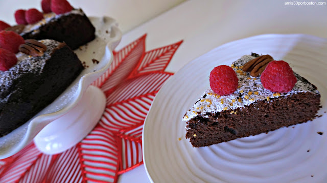 Pastel de Chocolate con Harina de Almendras y Frambuesas