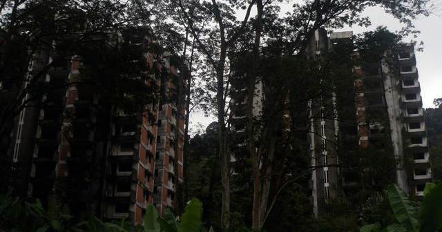 Aku&Blog: Kisah seram Highland Tower ,, Umah flat y roboh 