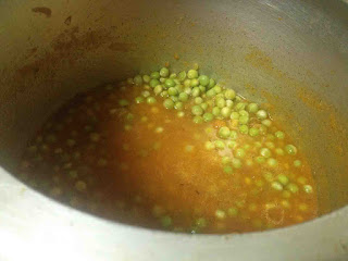 GREEN PEAS CURRY