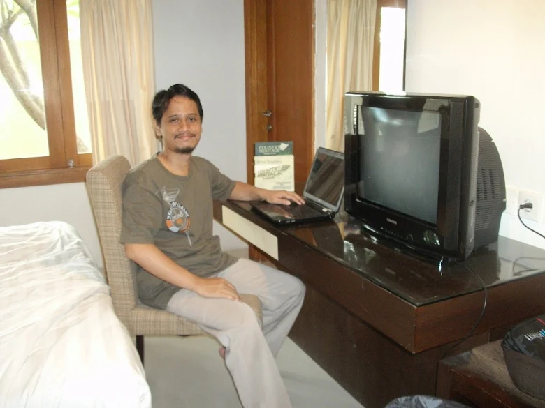 Strong, stable, and wide-range Internet signal