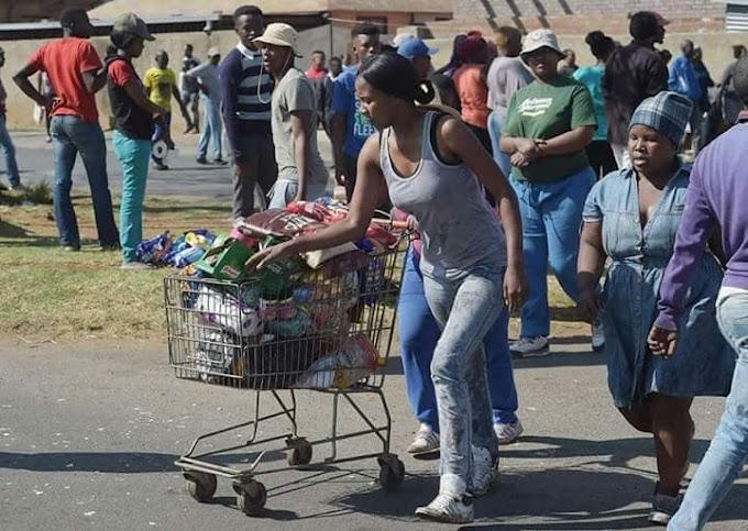 Pictures & videos of Soweto Advance looting, Death toll rises as violence spreads to Daveyton