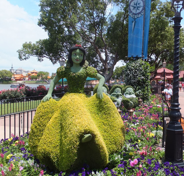 EPCOT Topiary Snow White