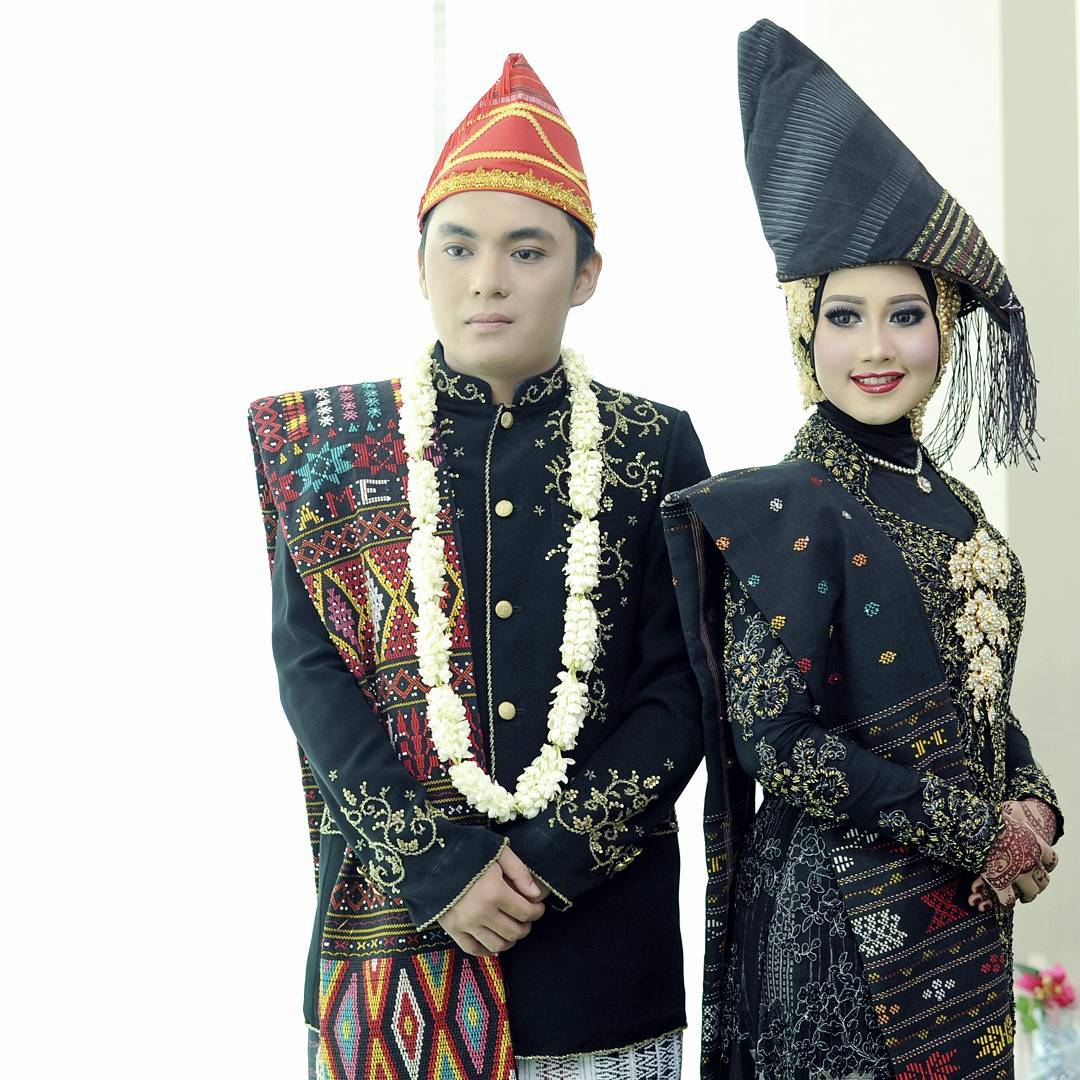  SANGGAR NUSANTARA DOT COM Jakarta SEWA BAJU  ADAT  