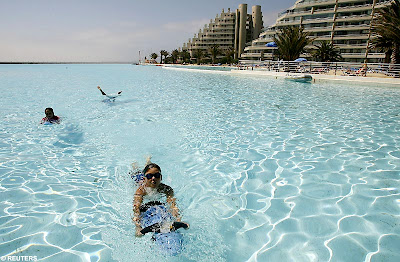 world largest swimming pool