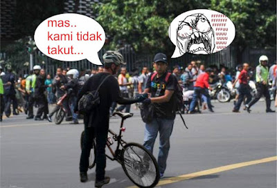 14 Meme Lucu #KamiTidakTakut Teror Sarinah Menggema di Jagad Maya