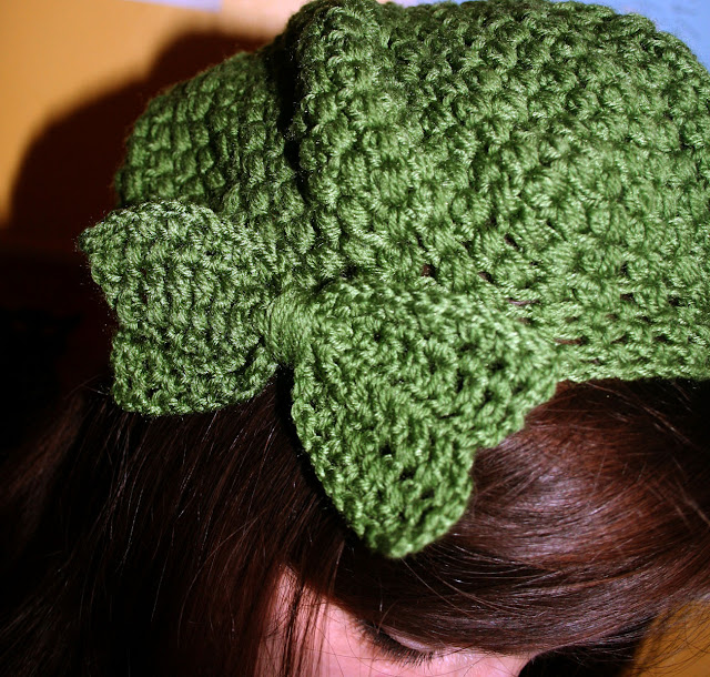 The Butterfly Balcony - Puff Stitch Crochet Beret With Bow Free Pattern