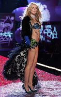 Heidi Klum Victoria's Secret lingerie pics