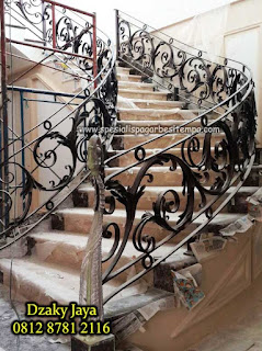 Motif Railing, Tangga, Balkon, Besi, Tempa, Klasik, Mewah