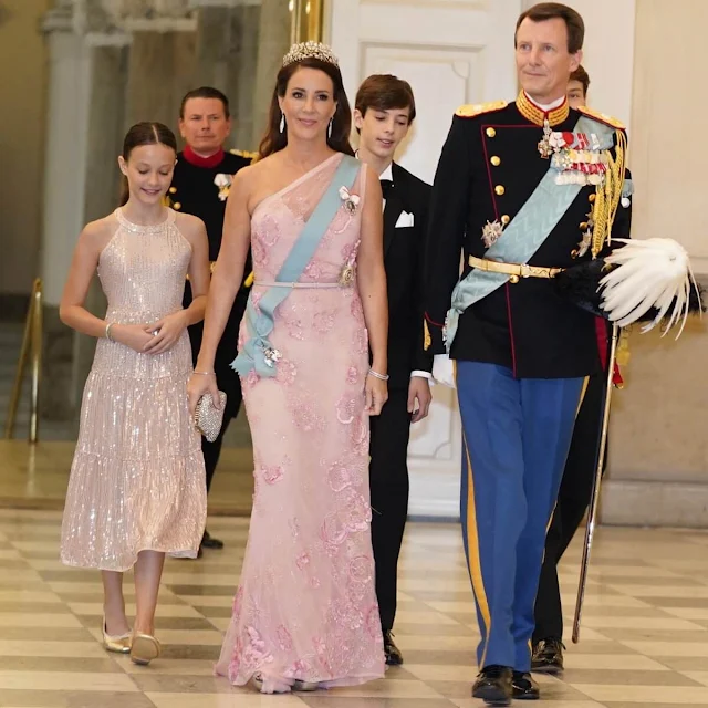Crown Princess Victoria, Crown Princess Mette-Marit, Princess Ingrid Alexandra, Princess Elisabeth, Princess Amalia. Diamond tiara