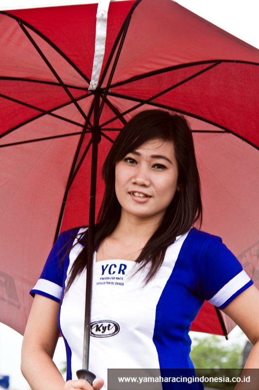 Umbrella Girl YCR Makassar 2012 - SEMUA ADA DISINI 