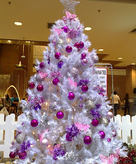 árbol de navidad morado