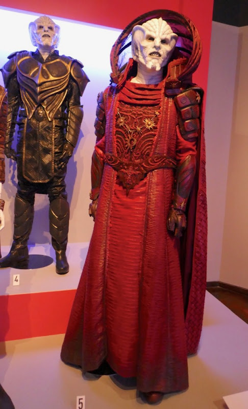 Orville season 1 Sazeron costume