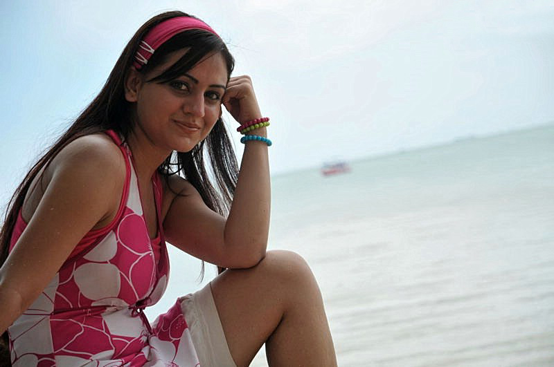 Aksha Hot Photos in Beach unseen pics