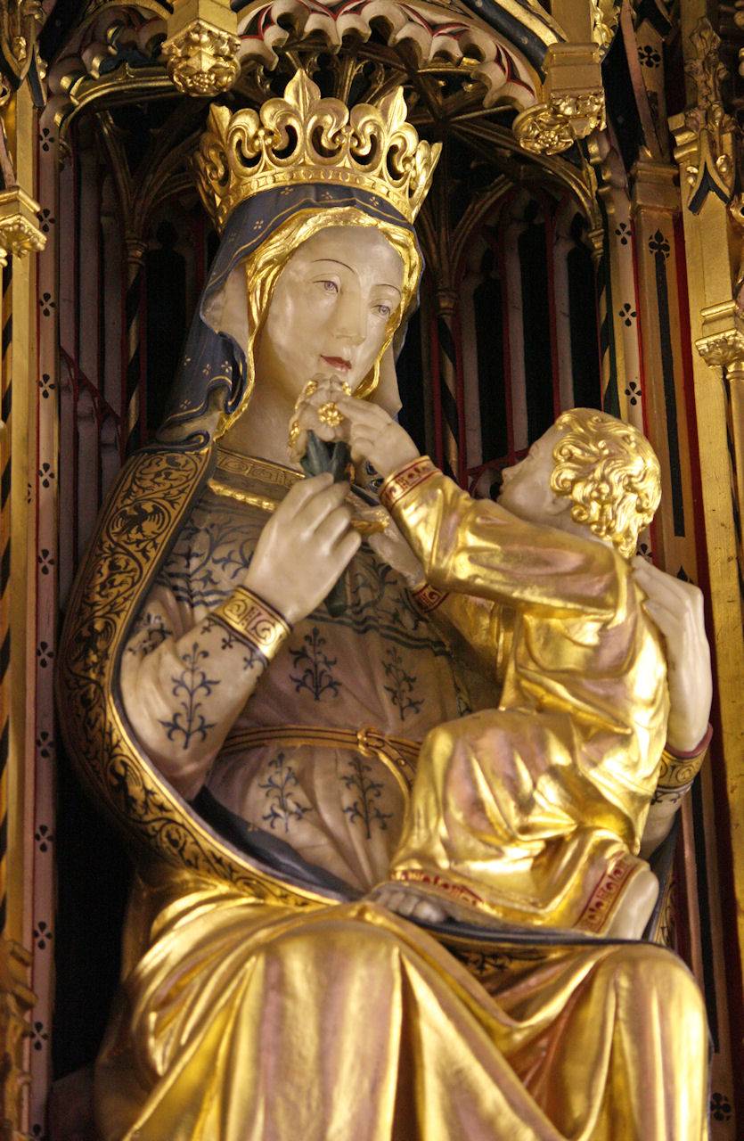 Imagem de Nossa Senhora na igreja de Todos os Santos, Londres.