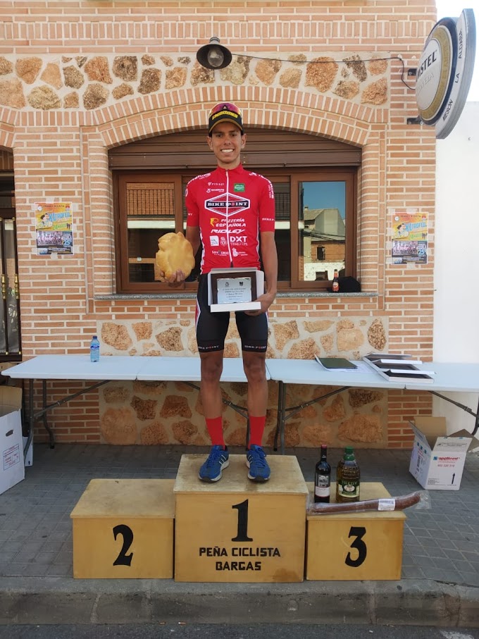 Luis Flauzino (Tenerife Bike Point Pizzería Española) concluye cuarto en Bargas