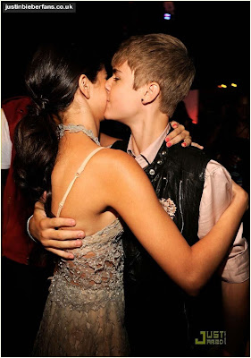 http://asian-sex.blogspot.com/2013/04/asian-sex-foto-ciuman-justin-bieber-dan.html