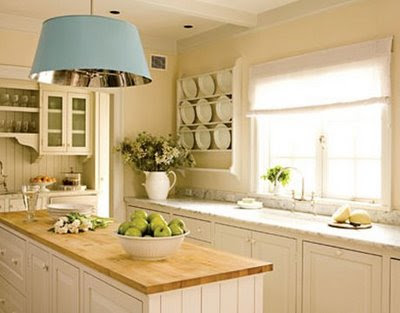 White Kitchen Islands on Top On The Centre Island Bench  White Cabinets And White Stone Tops