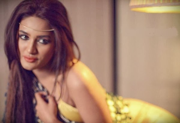 mathira-red-show-aab-takk