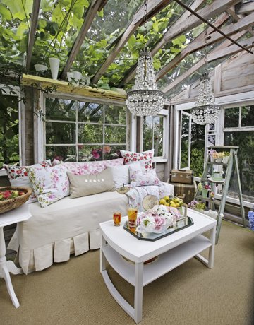 Garden Room on This Room Is So Incredible  The Sofa And Pillow Are A Bit On The