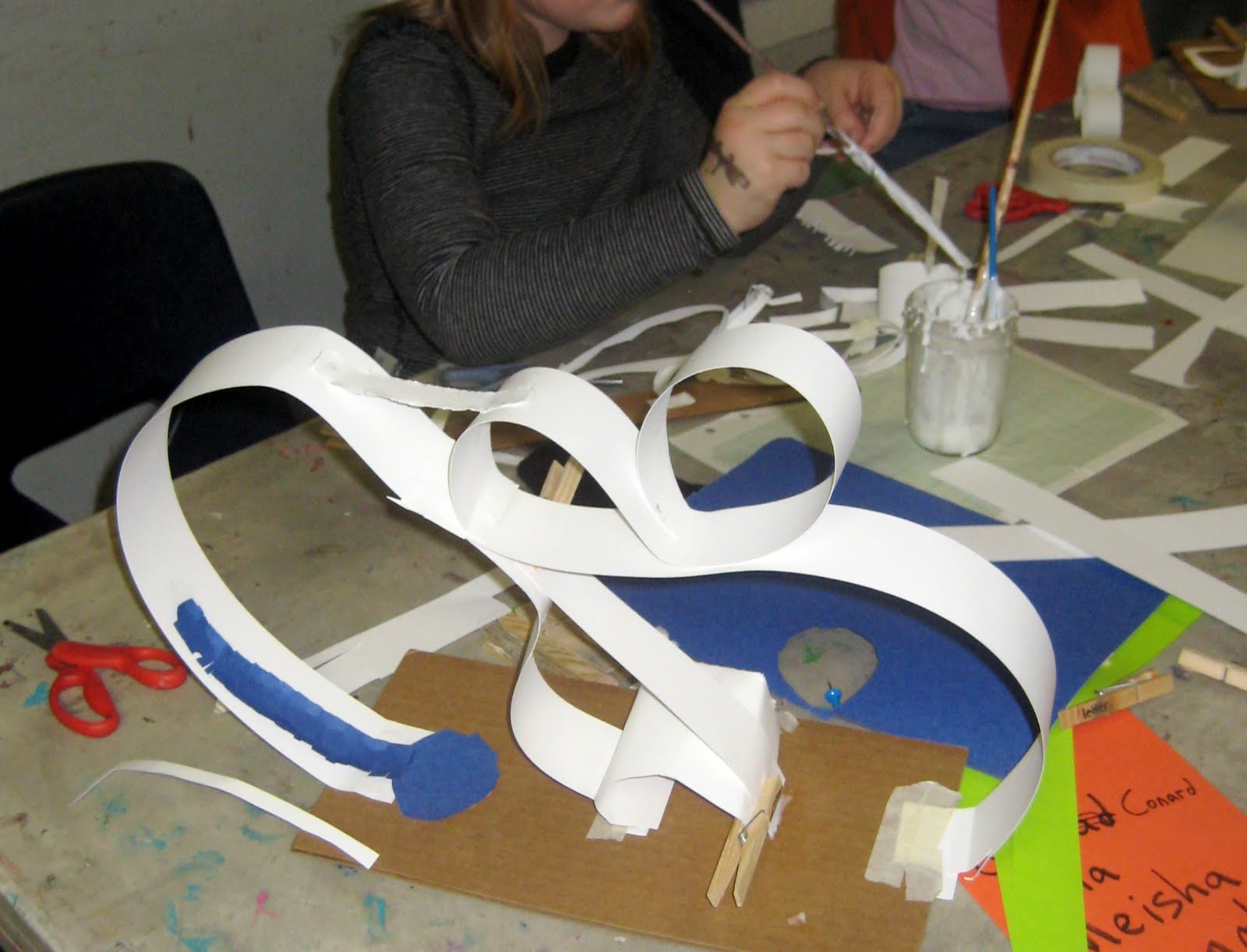 Hello from the FDNSC art room!: Paper Sculptures: Changing 2D to 3D