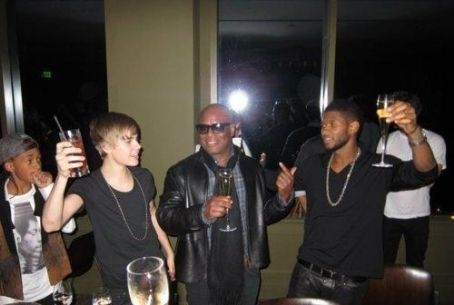 justin bieber usher jaden smith. Justin Bieber in a party with