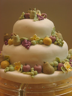 cake with fruit, fondant cake, las vegas wedding cakes