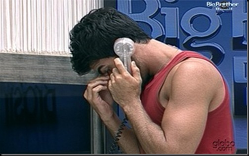 Rodrigão atende ao Big Fone e terá que indicar um brother para o Paredão
