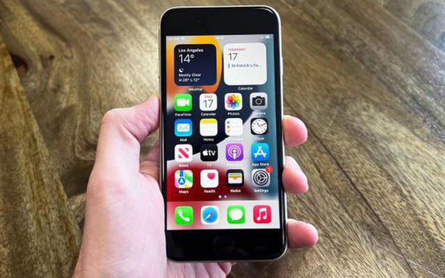 Chiếc iPhone thất bại nhất Việt Nam: Chưa bị khai tử nhưng đã phải rút khỏi kệ chỉ trong vài <a href=