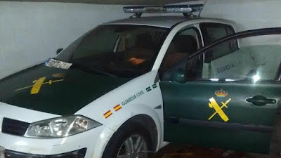 Construye coche igual que de la Guardia Civil para delinquir