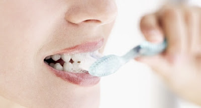 How to Whiten Your Teeth