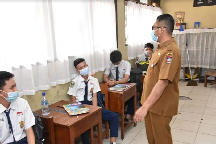 Sidak Prokes Covid-19 di Sekolah, Hendri Septa: Alhamdulillah, Kita Laksanakan Pengawasan Ketat