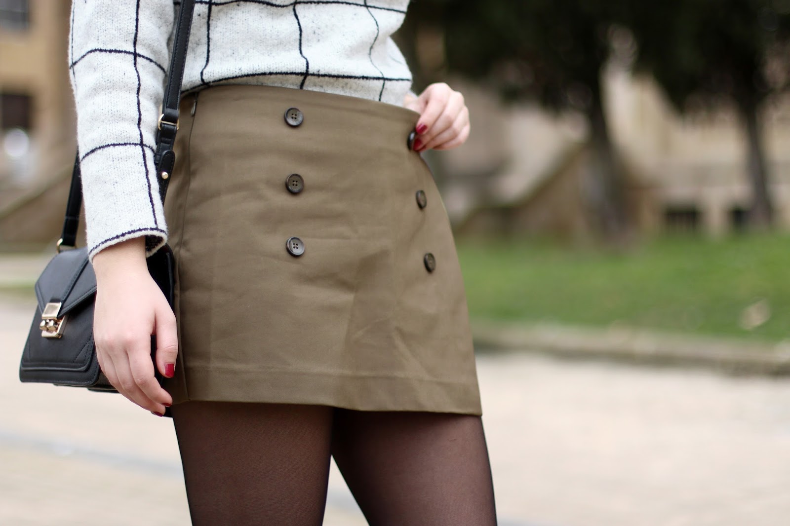 Miss Waters olive green street style blogger Pamplona sheinside