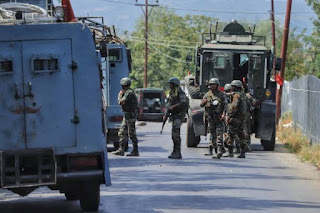 Grenade attack Pulwama, wounded 12