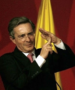 se allana el camino para tercera postulación del Presidente Uribe