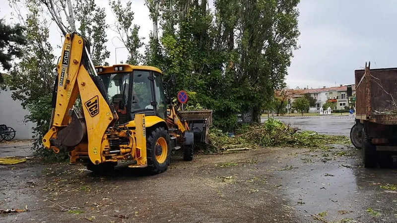 Ζημιές από τα έντονα καιρικά φαινόμενα στην Αλεξανδρούπολη